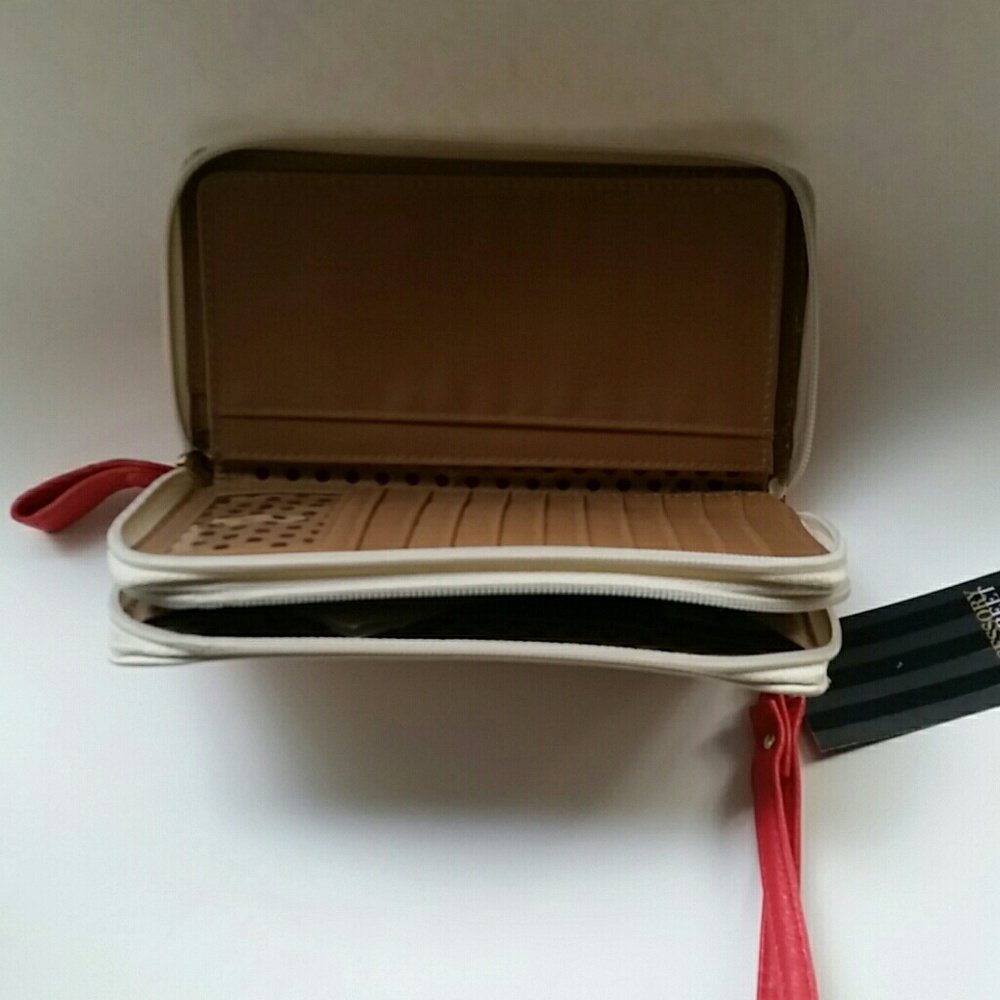Wristlet